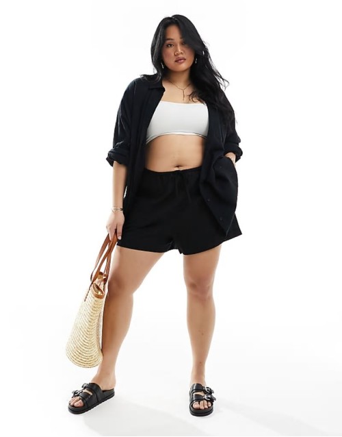 Curve pull on short with linen in black