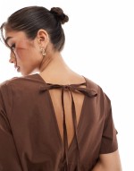 poplin v waist smock dress in chocolate