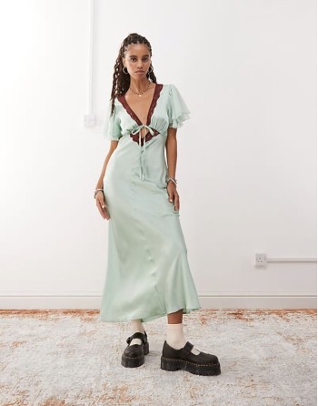 maxi tea dress with keyhole and contrast lace in mint green
