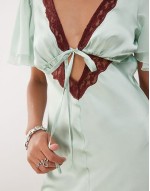 maxi tea dress with keyhole and contrast lace in mint green
