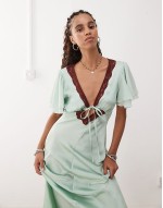 maxi tea dress with keyhole and contrast lace in mint green